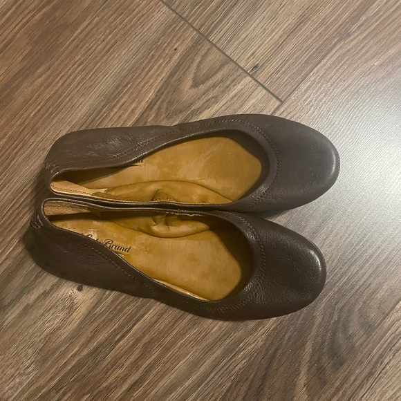 NWOT Lucky Brand Emmie Flats in Brown 🤎 - Picture 2 of 4